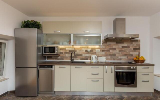 Apartment Maru Prestige