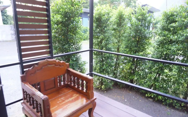 Baan Rim Nam Resort