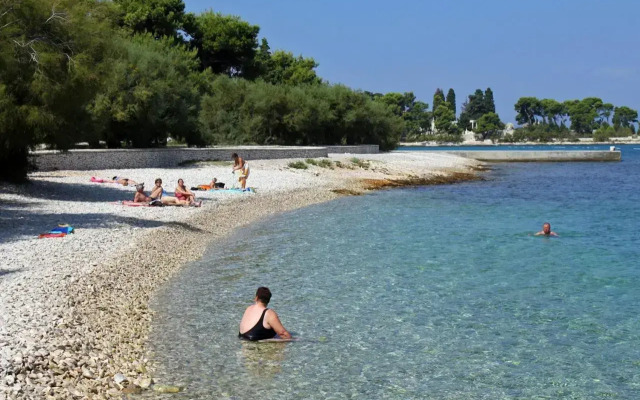 Apartments by the sea Mirca, Brac - 5655