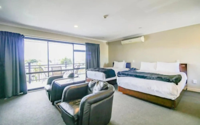 Aotea Motor Lodge