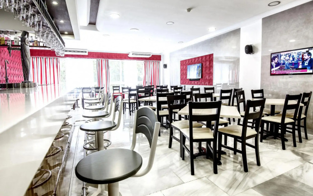Beautiful apartment in Benalmadena with balcony