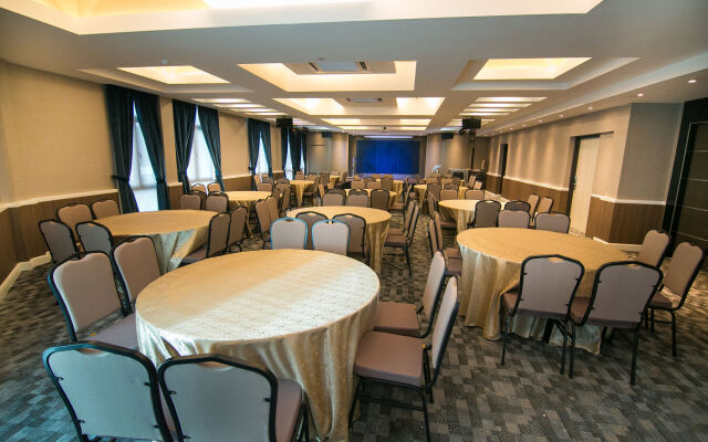 Indra Hotel - Boutique Suites