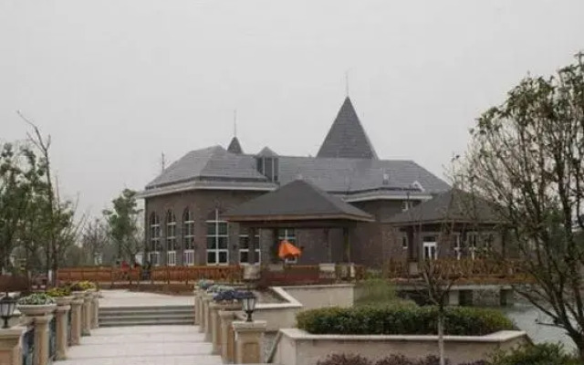 Rose Manor