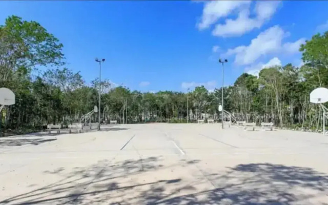 Beautiful Place At 3 Miles To The Beach