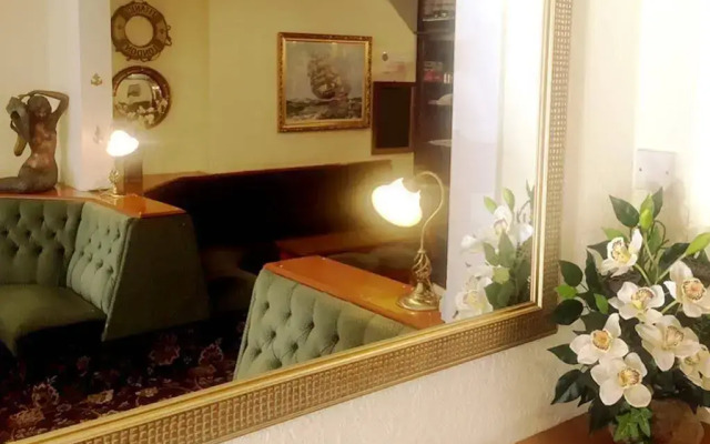 St Elmo Hotel