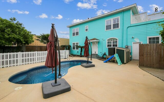 The Turquoise Turtle 4 Bedroom Home