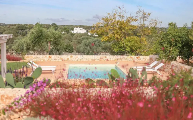 TD Lamiamola Stylish Trulli Lamie With Pool