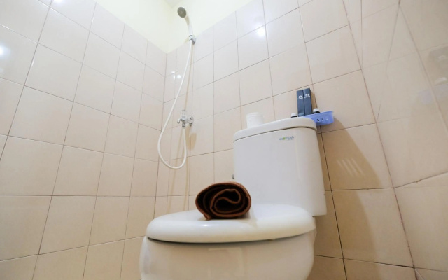 Cozy Studio @ Tifolia Apartment near Kelapa Gading By Travelio – Bathroom – Jakarta