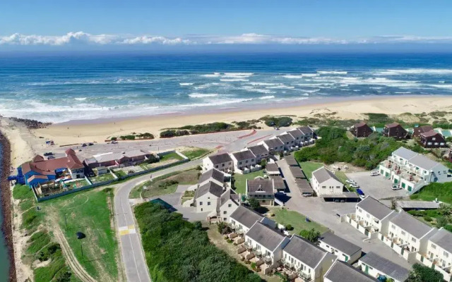 84 Settler Sands Beachfront Accommodation Sea View
