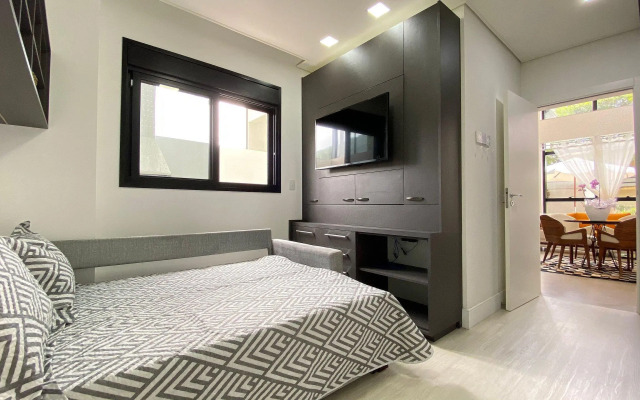 Aconchegante apartamento térreo na Praia de Mariscal