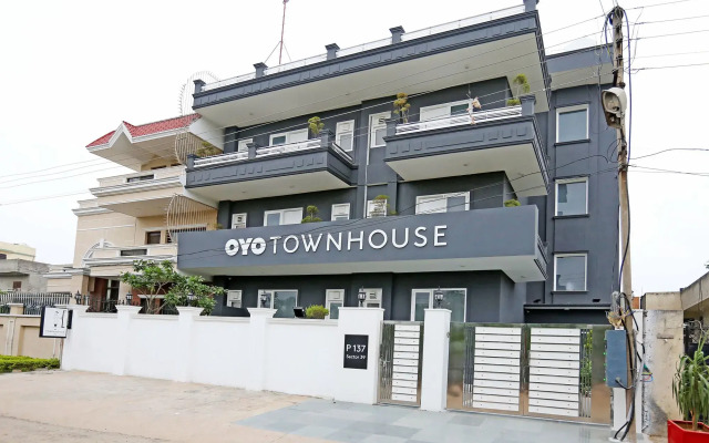 OYO Townhouse 018 Medanta