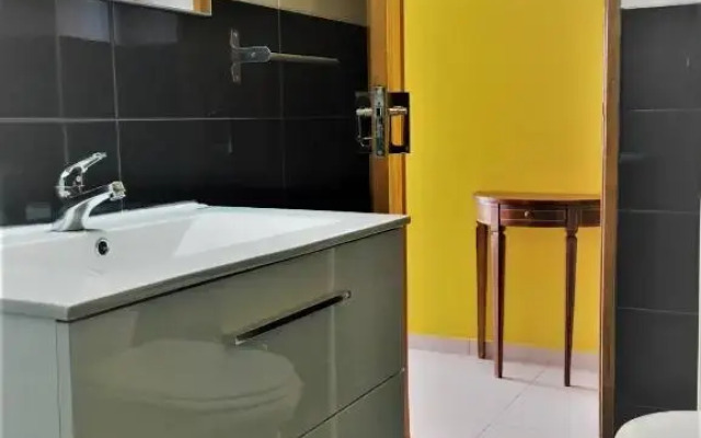 Sunny Apartment Facing The Sea