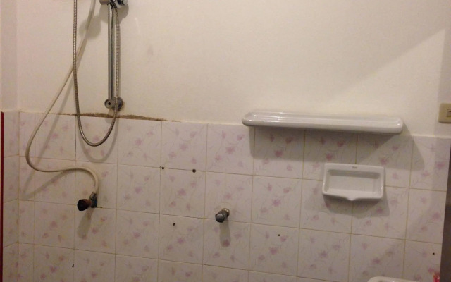 Tropicoza Guest House