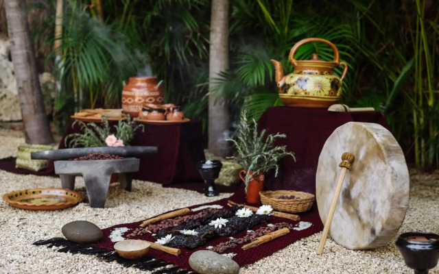 Radhoo Tulum