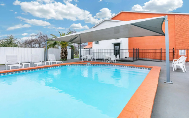 Howard Johnson by Wyndham New Braunfels