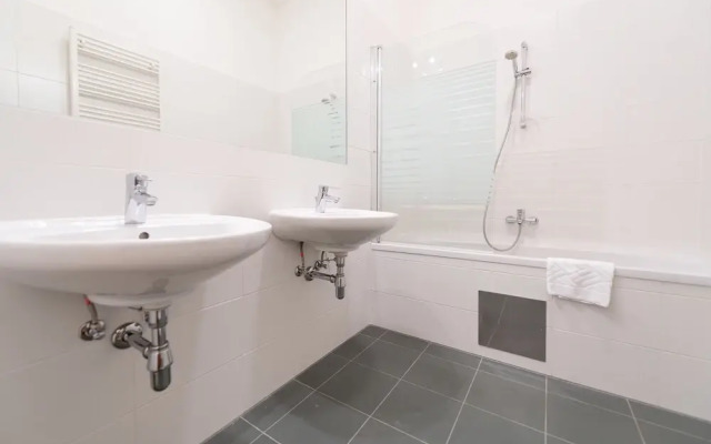 Duschel Apartments Imperial Living