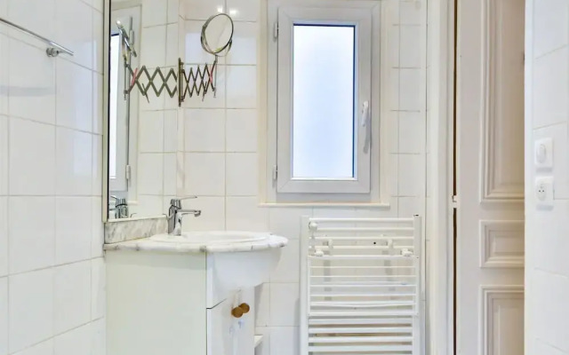 Secret Villiers I Stylish 2 Bed Apt in Villiers