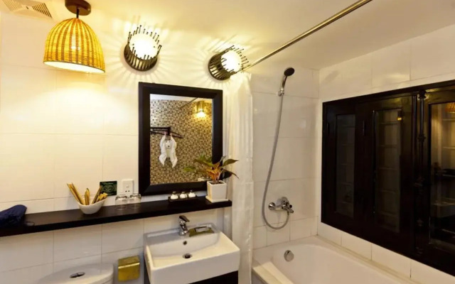 Cinnamon Hotel Saigon