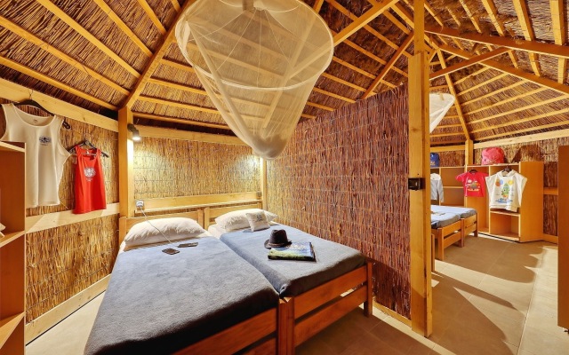 Pine Beach Pakostane - All Inclusive light