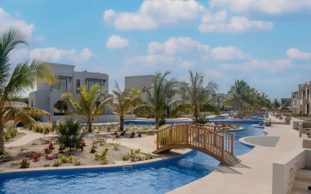 Serene 1-bedroom With Pool View