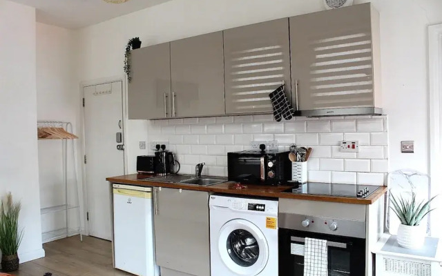 Charming Central London Studio With Sofabed