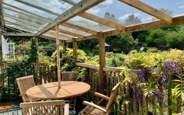 Wisteria Suite