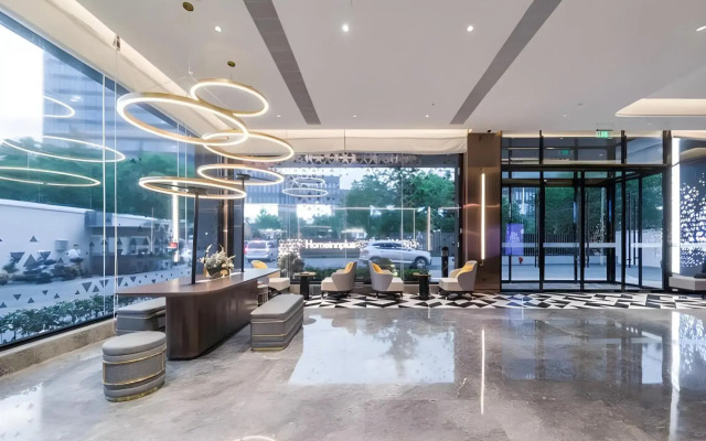 Home Inn - Shanghai New International Expo Center Expo Park Gaoke West Road Subway Station