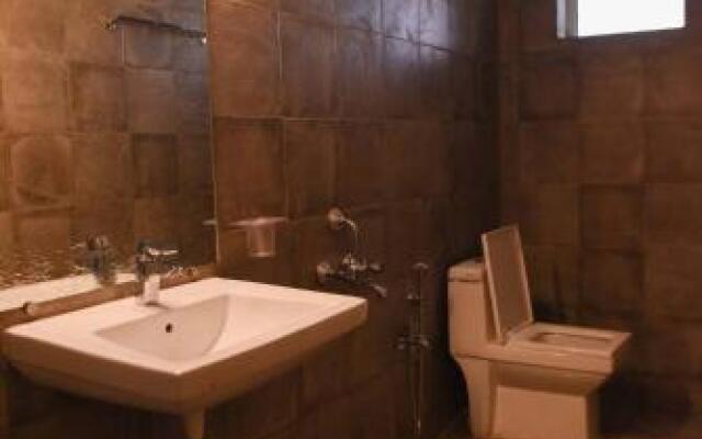 Woke Hostel - Morjim