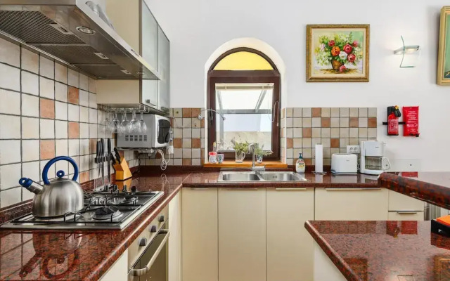 Villa in Visnjan With Private Heated Pool