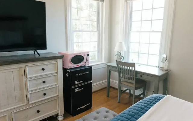 The Carriage House Inn Bed and Breakfast
