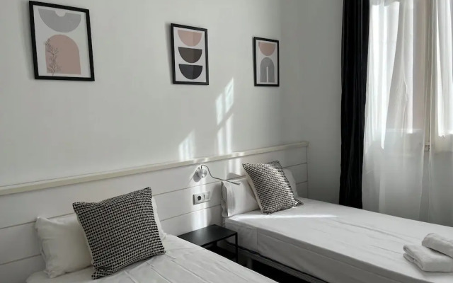 Apartamentos Express by gaiarooms