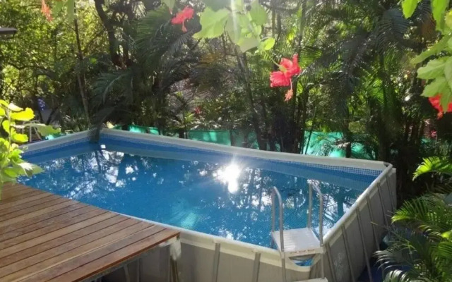Burnt Toast Surf Camp - Hostel