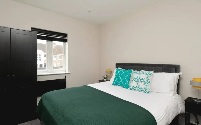 Skyvillion -4bed Cozy Cockfosters Apt Mins To Tube