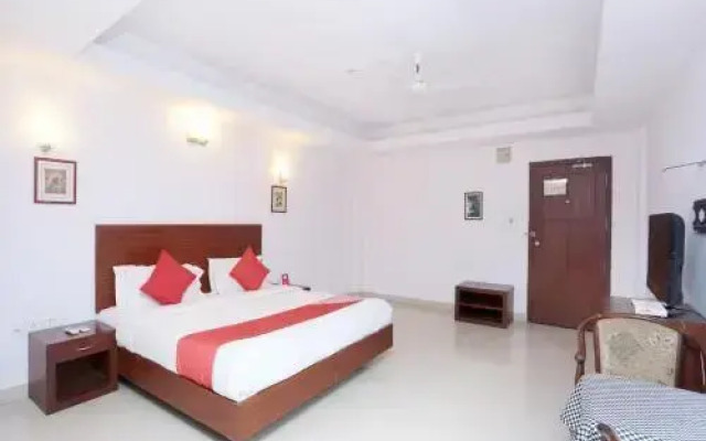 Central Hotel by OYO Rooms