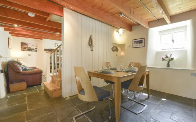 3 Newhall Green