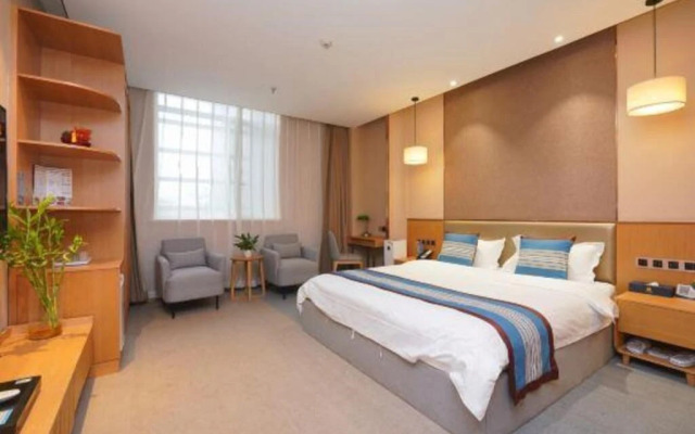 Beijing Helong Holiday Hotel