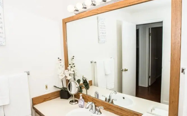 Crockett Rocket - Heart of Seattle - Sleeps 12