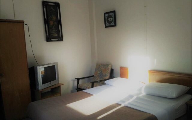 Ang's Hotel
