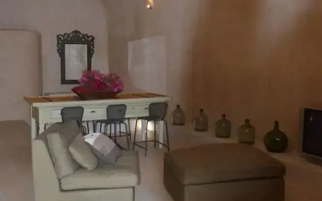 Pyrgos Old winery villa