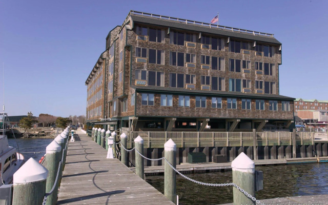 Club Wyndham Inn on Long Wharf