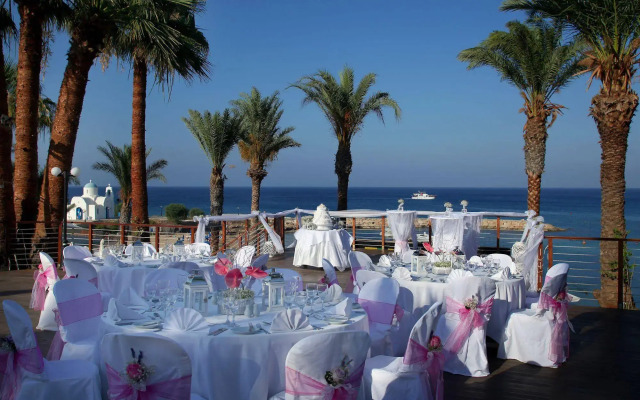 The Golden Coast Beach Hotel