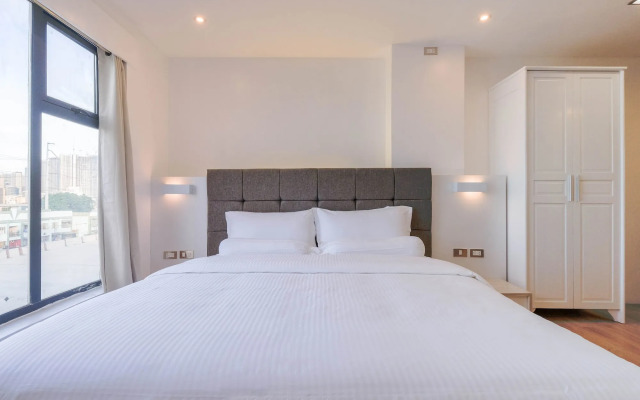 Heroes Hotel