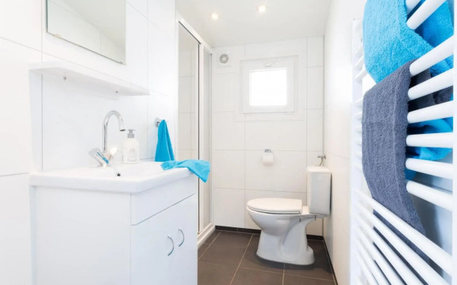 Modern Chalet with Dishwasher, 5 Km. From Valkenburg