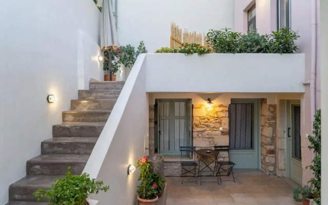 Quattro domus 4-historical townhouse