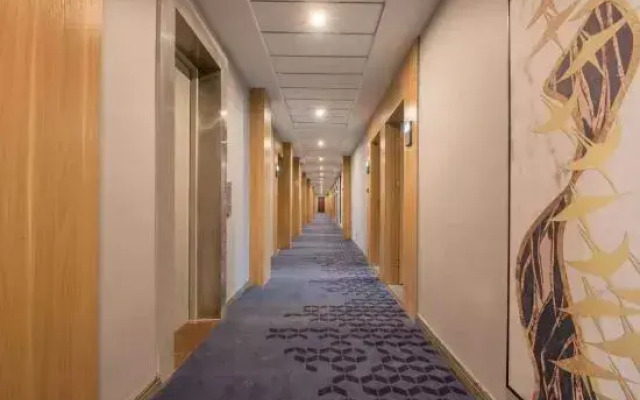 7 Days Inn(Jiaozuo railway station store)