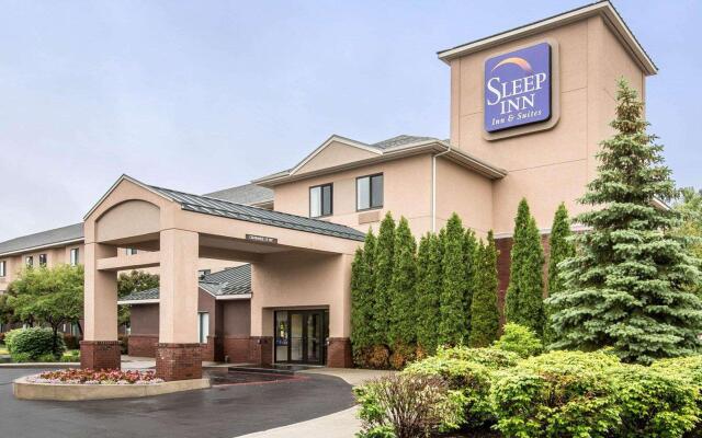 Sleep Inn & Suites Queensbury - Lake George