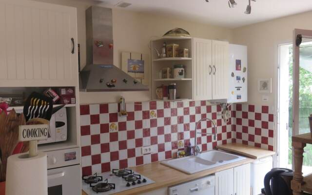 Modern Villa in Gareoult with Private Pool