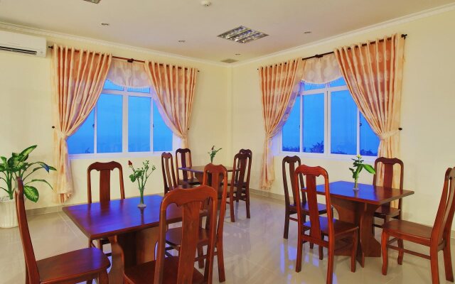 Minh Dam Hotel & Restaurant
