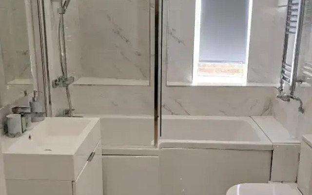 Spacious 2-bed apartment in central Kingston near Richmond Park