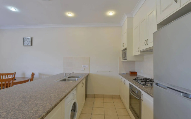 Cadman Motor Inn & Apartments